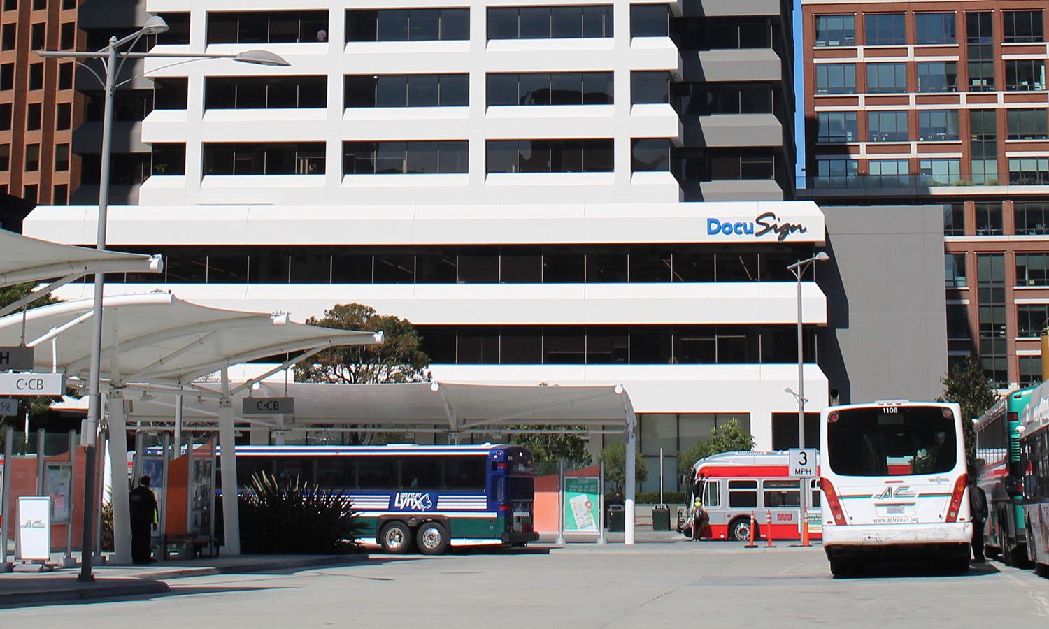 A cropped image of the DocuSign headquarters in San Francisco. (Coolcaesar, CC BY-SA 4.0 https://creativecommons.org/licenses/by-sa/4.0, via Wikimedia Commons)