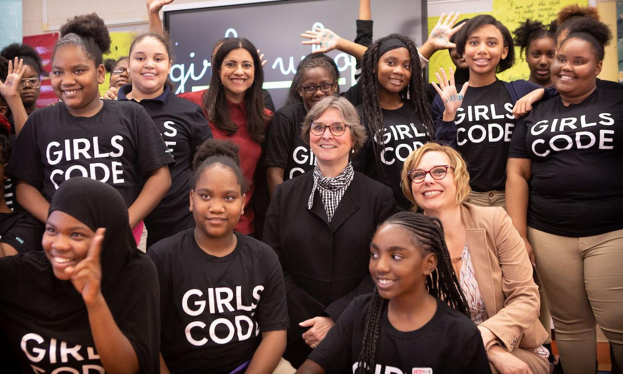 (&#8220;First Lady Frances Wolf Joins ‘Girls Who Code’ CEO to Highlight Investment in STEM Education for Young Women&#8221; by governortomwolf is licensed under CC BY 2.0)