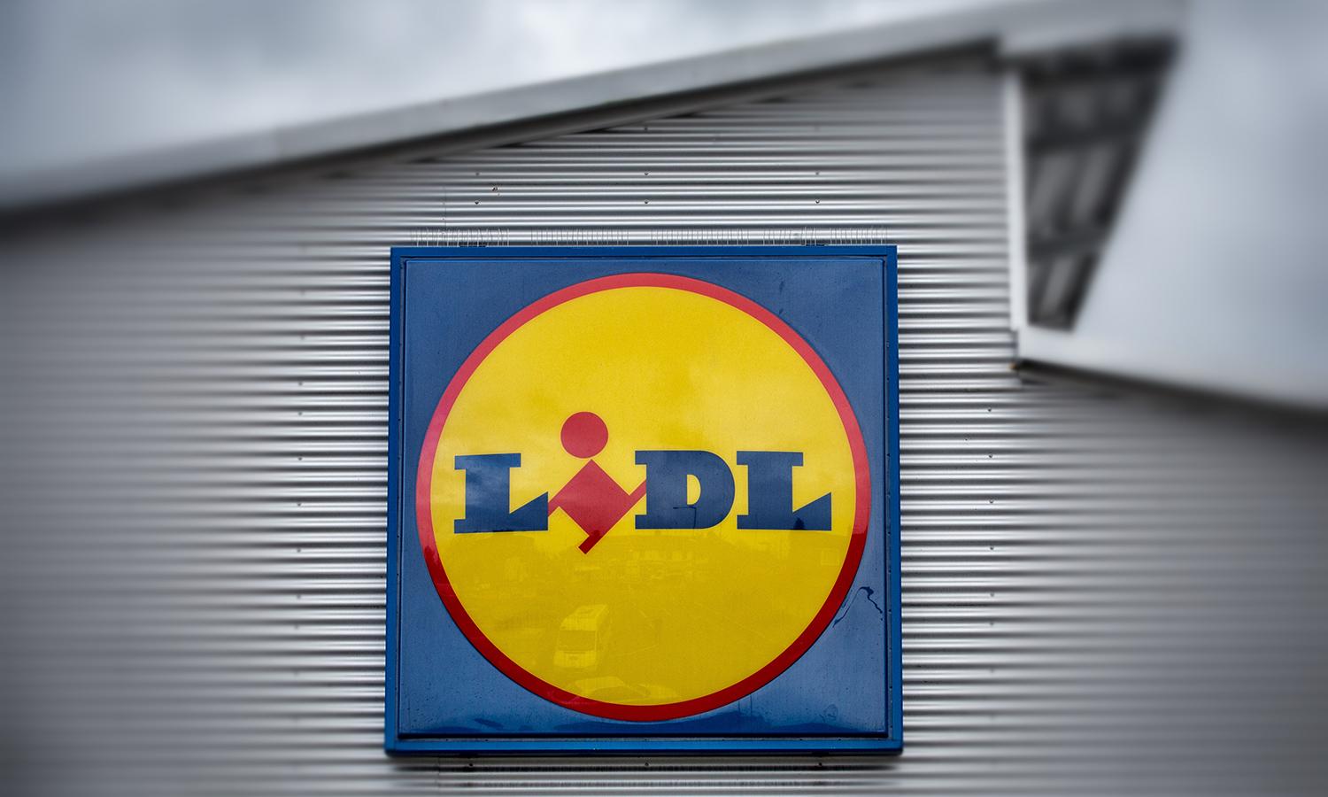 The Lidl sign is displayed outside a branch of the supermarket on Nov. 18, 2015, in Bristol, England. (Photo by Matt Cardy/Getty Images)